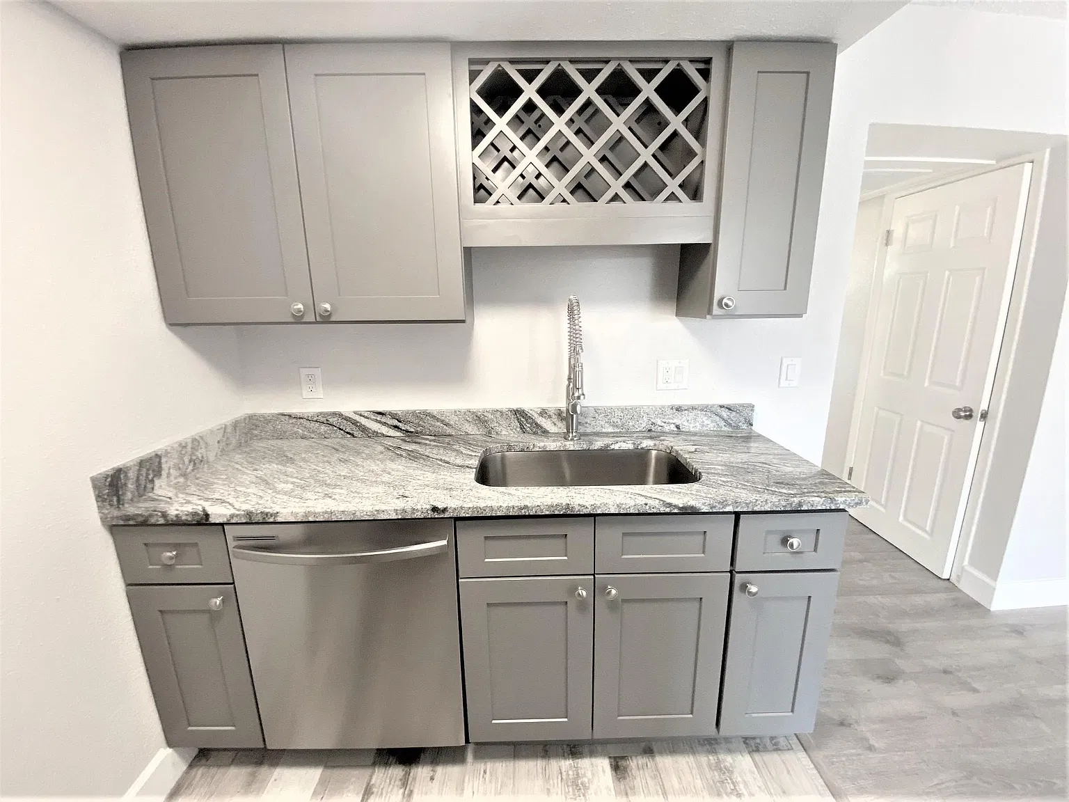 1 bed, 700 sqft, $1,725 — Photo 2