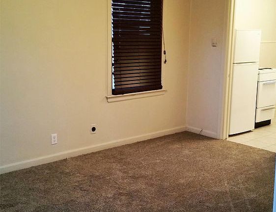 2nd image of 623 W Crawford Ave