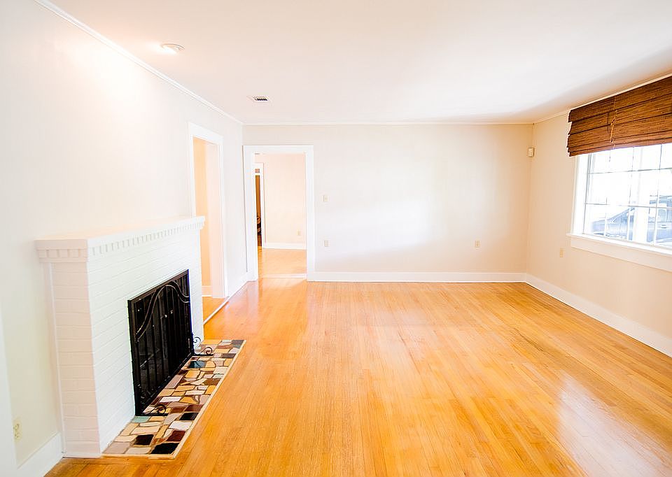 Formal Living Room 1