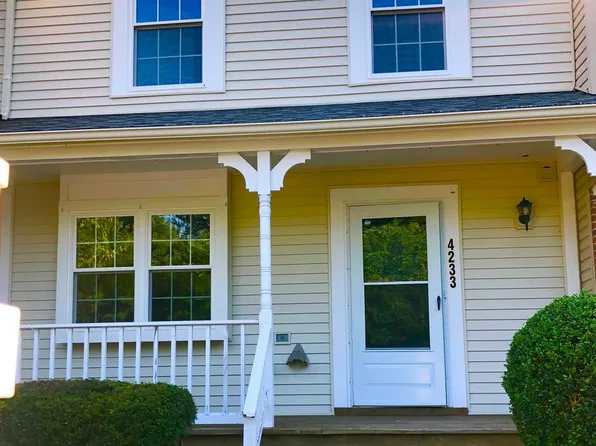 4233 Gibson Ct, Woodbridge, VA 22193