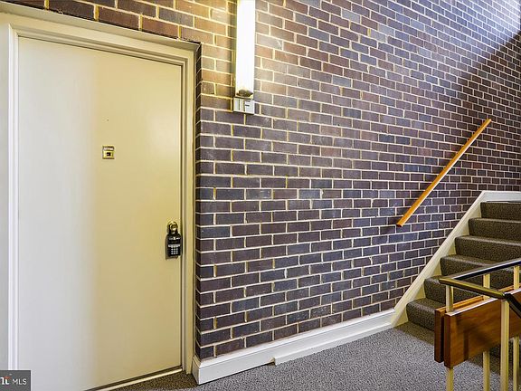 2nd image of 3404 Chiswick Ct #48-1F