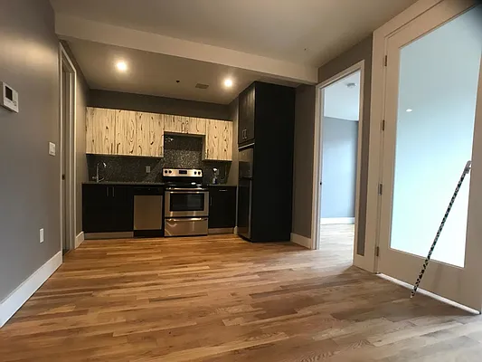 Rented by Evergreen Apartments BK | media 37