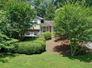 3302 Pinestream Rd NW, Atlanta, GA 30327