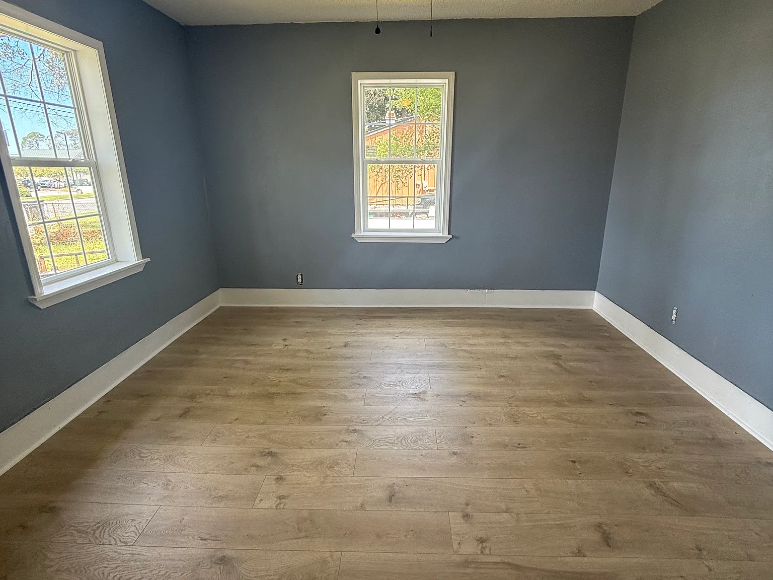 3 bed, 1200 sqft, $1,300 — Photo 4
