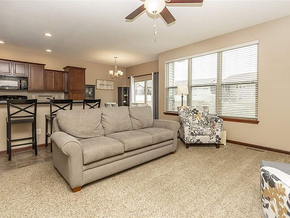2nd image of 2915 Quail Hollow Ln