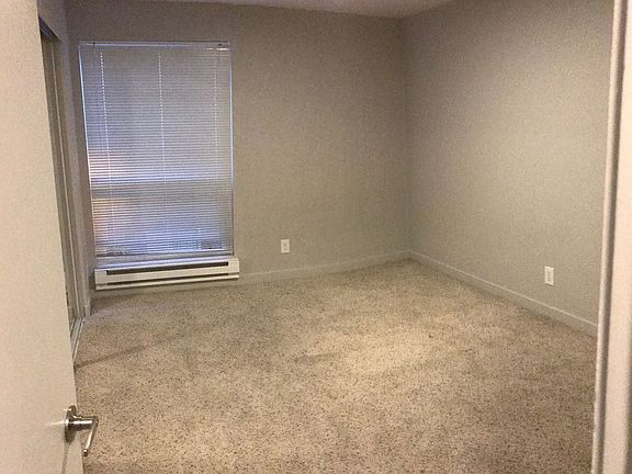 4th image of 327 Belmont Ave E APT 11