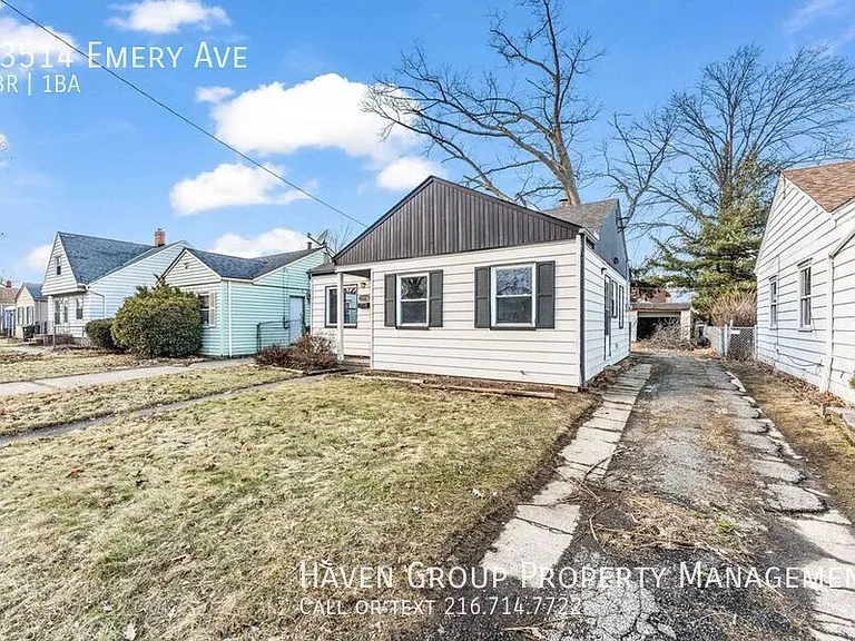 13514 Emery Ave — Photo 2