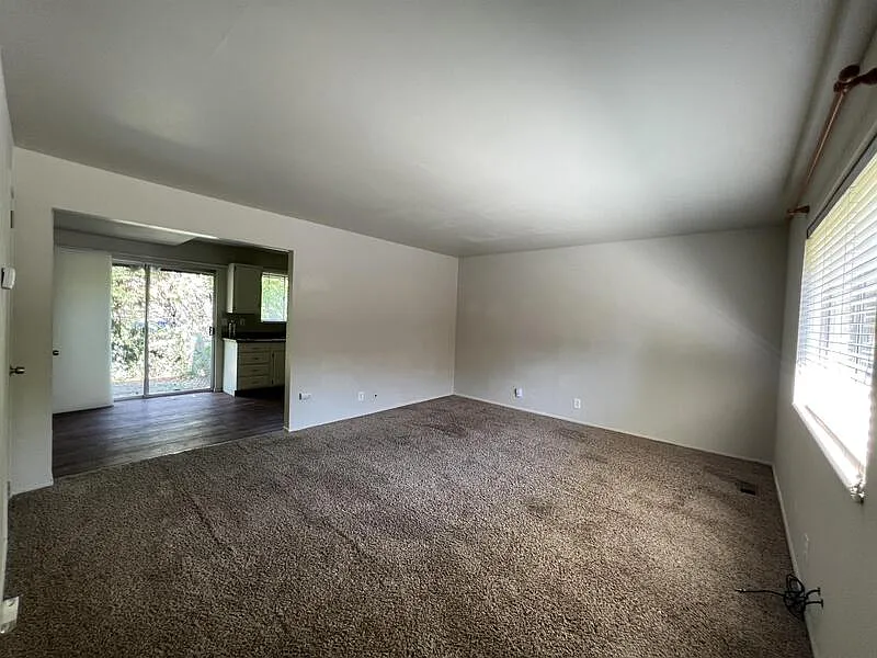 2 bed, 1.0 bath, 1100 sqft, $1,400 — Photo 4