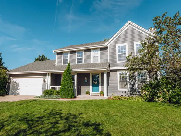 545 Greenwood COURT, Pewaukee, WI 53072