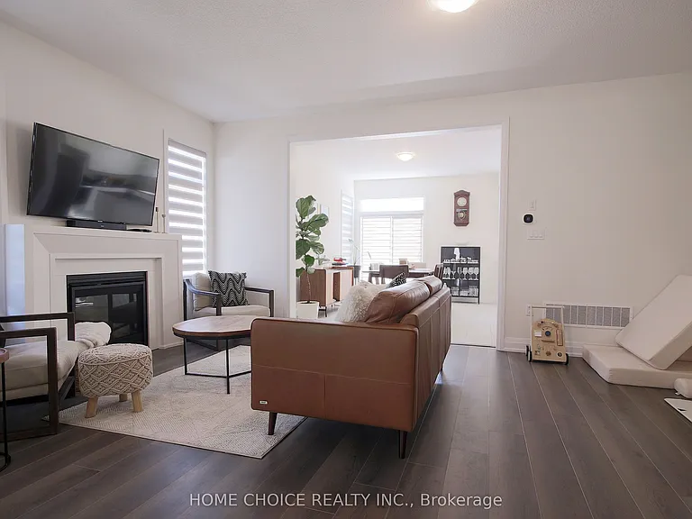 32 Ferragine Cres — Photo 14