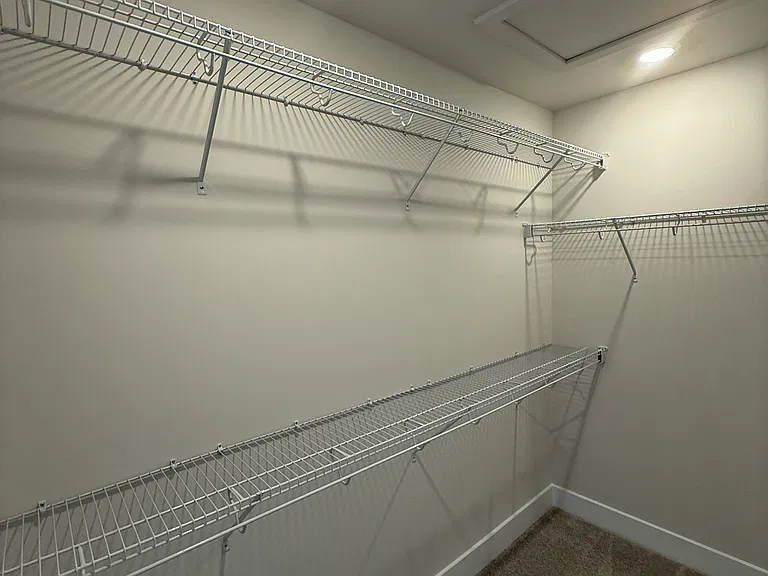 2110 Winterberry Ln — Photo 10