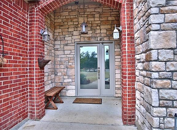 3rd image of 345 Bella Vista Cir