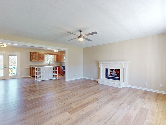 5th image of 112 Saint Michaels Ln