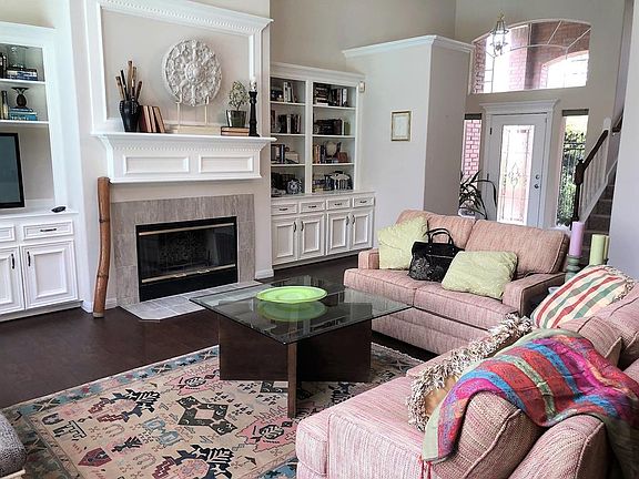 3rd image of 2807 Lake Forest Dr