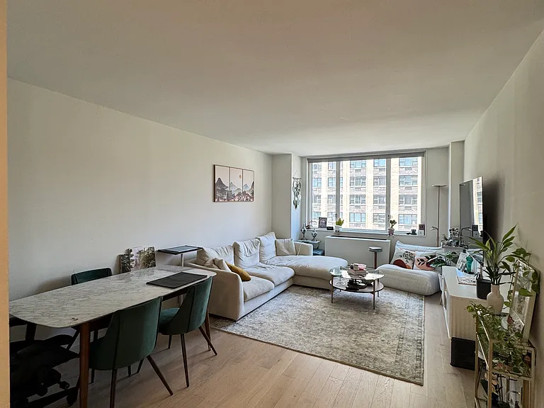 401 E 80th St #6D — Photo 5