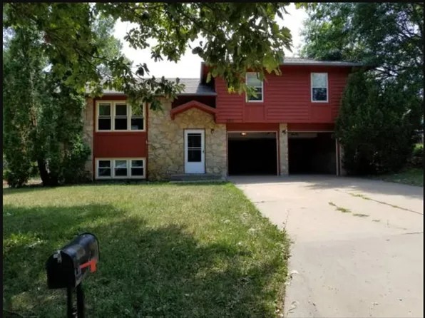 3511 Woods Ct, Manhattan, KS 66503
