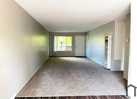 3rd image of 463 Fleming Ave E