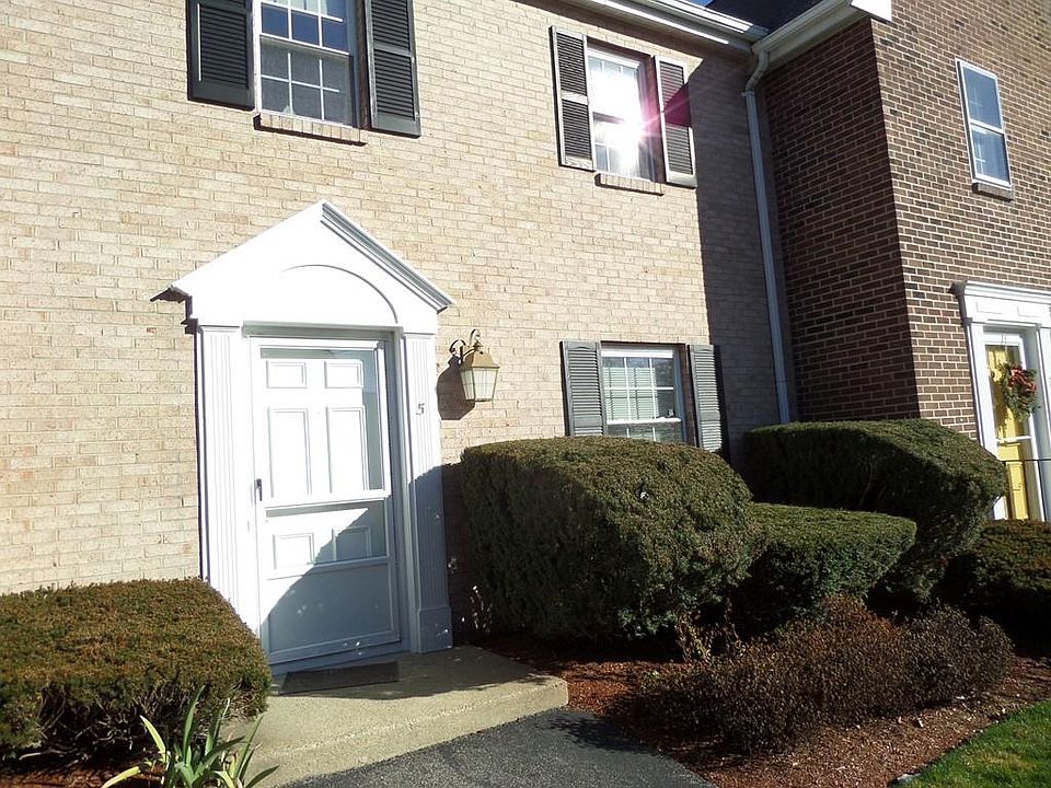 1st image of 5 Christopher Dr