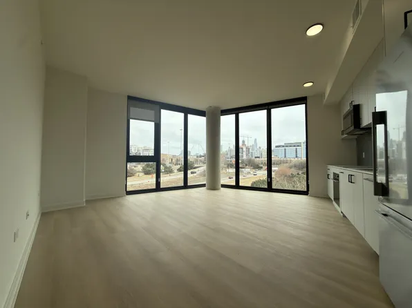 1100-15 W Grand Ave, Chicago, IL