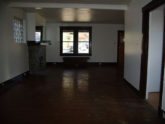 4th image of 2918 Pyramid Ave