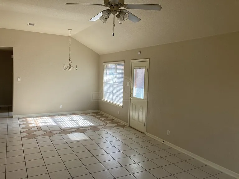4502 Pennington Ave — Photo 2