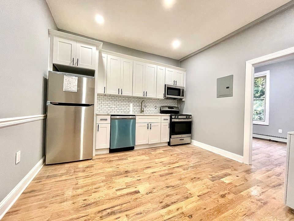 1st image of 163 Menahan St #3B
