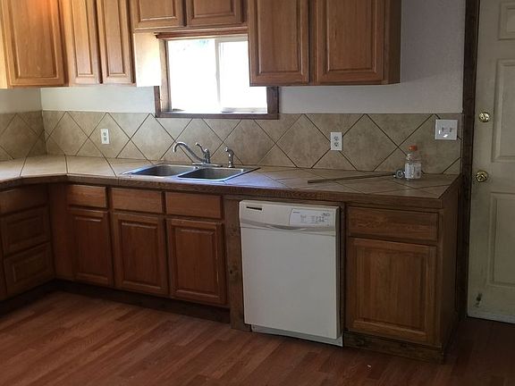2nd image of 3223 W Hoffman Ave