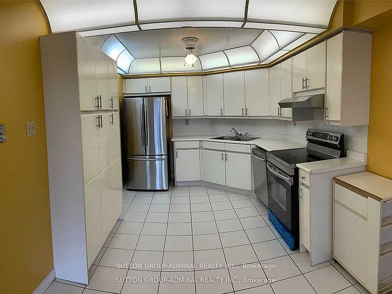 7300 Yonge St #302 — Photo 14