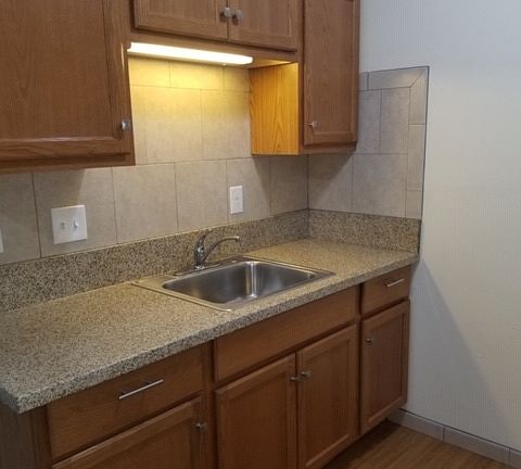 5th image of 3355 N Oakland Ave #11842964