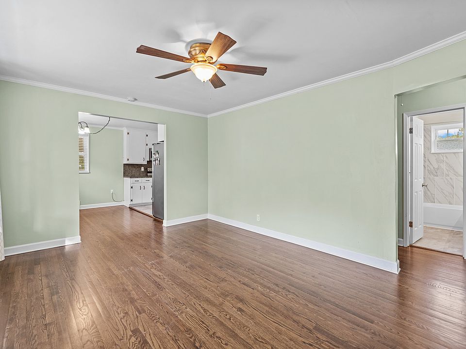 1st image of 205 Fieldstone Cir