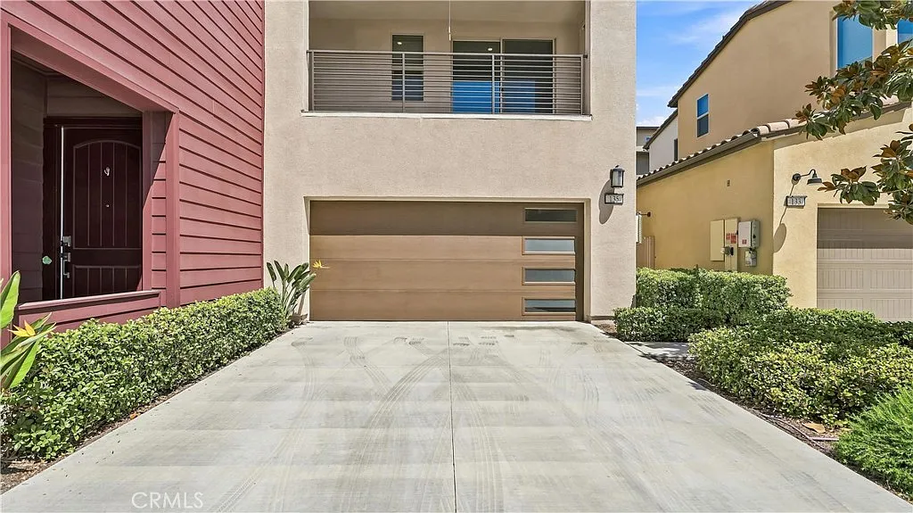 3 bed, 3.5 bath, 2958 sqft, $5,200 — Photo 4