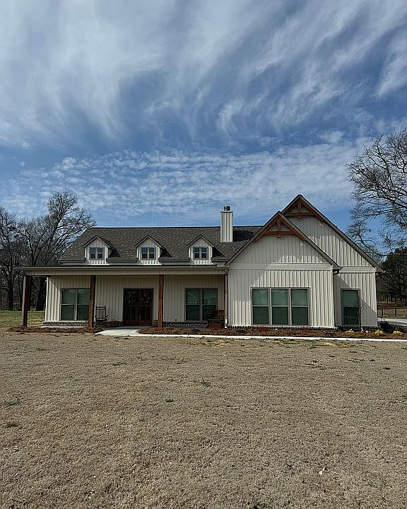 1st image of 211 Harbor Ln