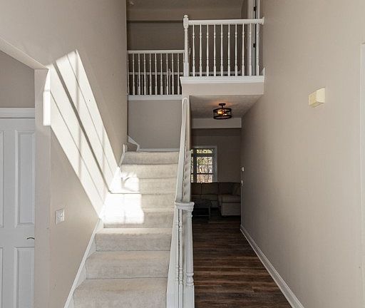 2nd image of 211 Rosebury Ct