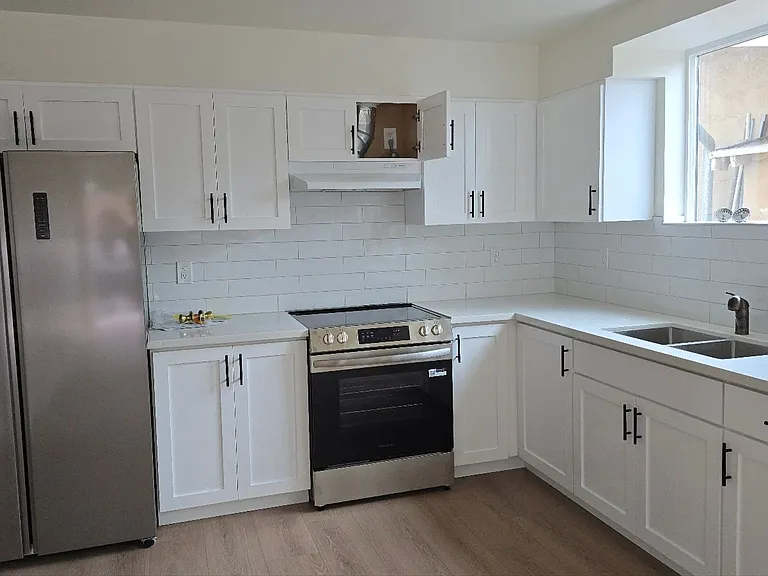 33(835E) — Photo 34