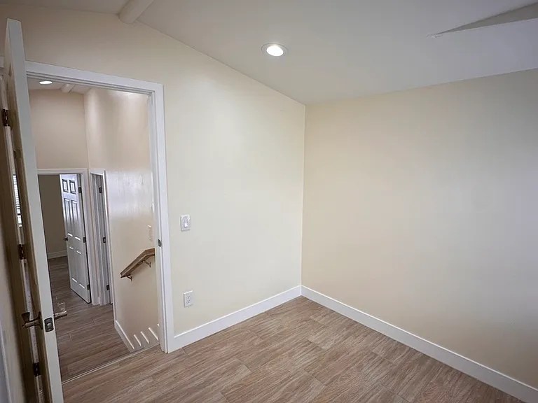 114 Franklin St #D — Photo 11