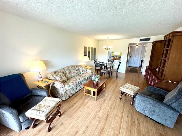 300 Forest Lakes BLVD #101, NAPLES, FL 34105