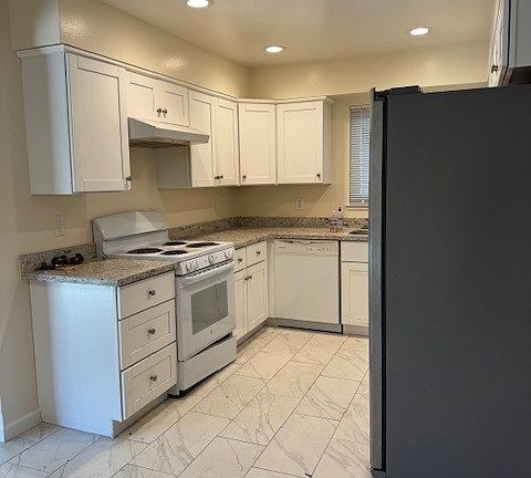5th image of 2580 Meridian Ave