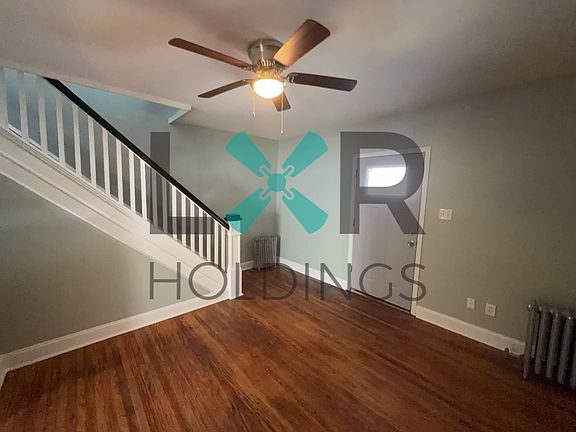 4th image of 304 Berbro St