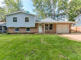 3 McDonald Ct, Champaign, IL 61821