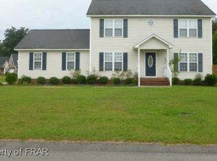 421 Sharpsburg Rd, Fayetteville, NC 28311