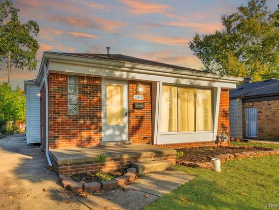 21460 Parklawn St, Oak Park, MI 48237