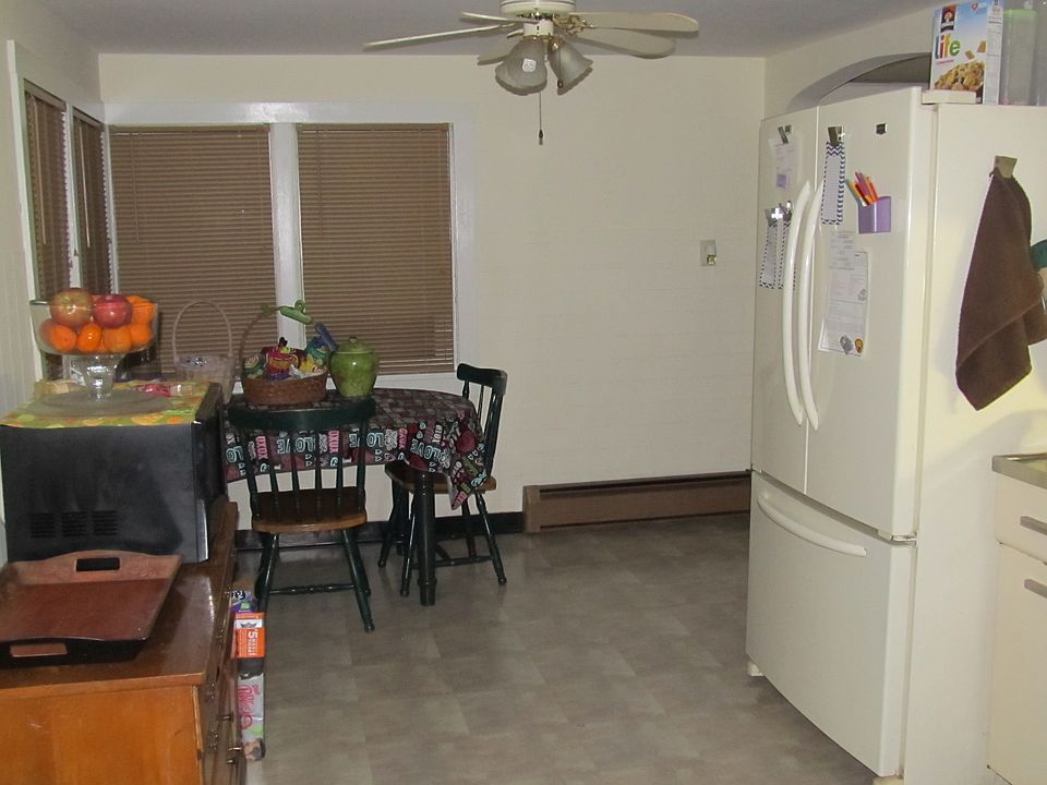 2nd image of 122 Cobblestone Ct