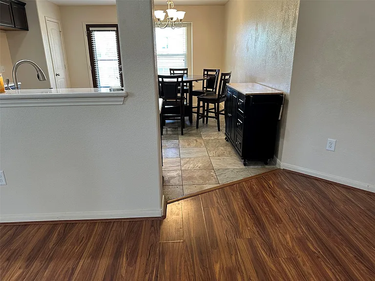201 N Hunting Lodge Ln — Photo 9