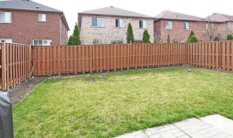 33 Schooner Dr #UPPER — Photo 26