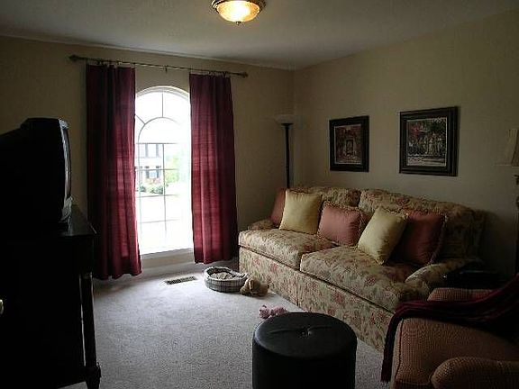 5th image of 109 Peppertree Dr NE