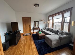 1956 W Warner Ave, Chicago, IL 60613