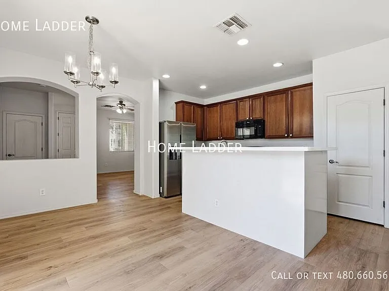 4172 E Santa Fe Ln — Photo 7