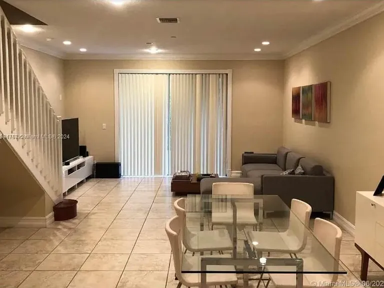 4310 Vineyard Cir #4310 — Photo 3