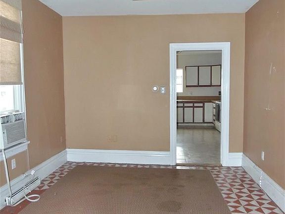 5th image of 2728 Butler St