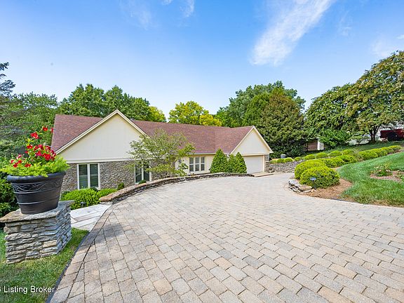 2nd image of 1138 Rostrevor Cir